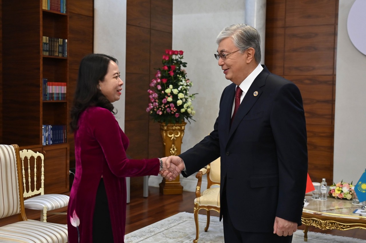 Vietnames Vice President Welcomed in Kazakhstan