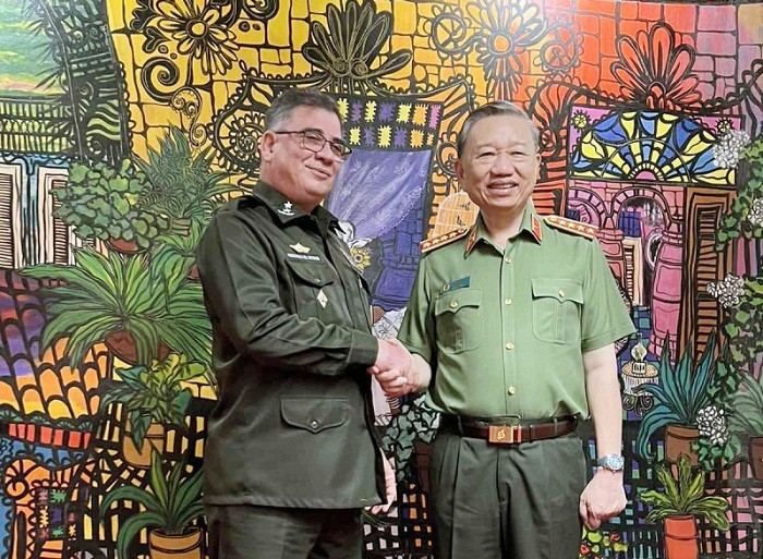 General Lam and Cuban Minister of the Interior Lieutenant General Lázaro Alberto Álvarez Casas. Photo: VNA