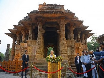Villagers of First Solar-Powered Village, Modhera, Interact with UN Chief Guterres
