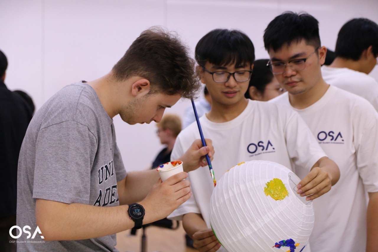 Australian Students Impressed by Vietnamese Culture
