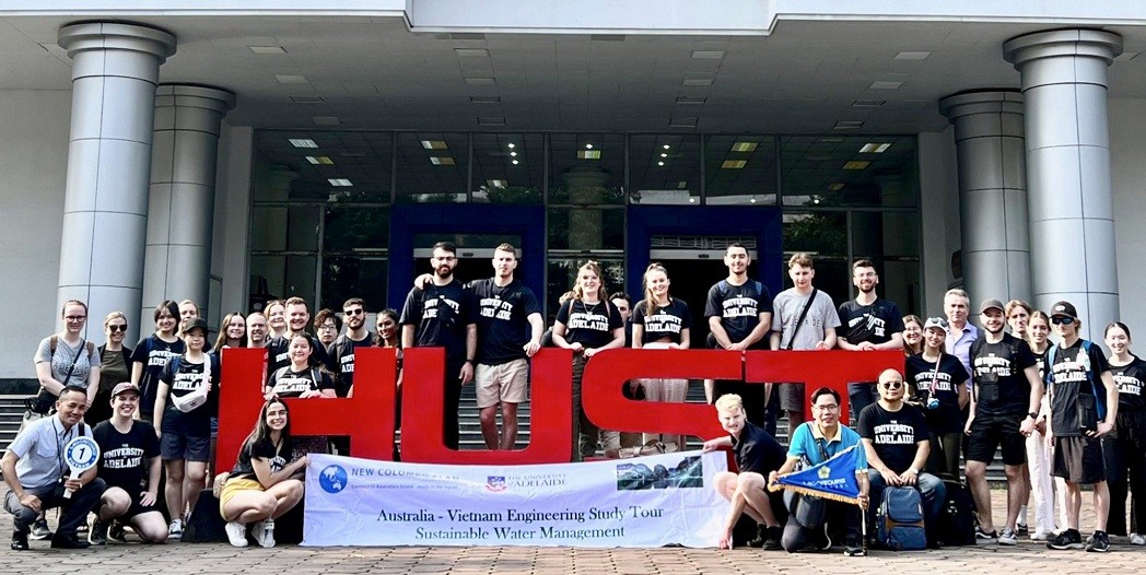Visiting Hanoi University of Science and Technology (HUST).   Source: Saigontourist Travel (Hà Nội)