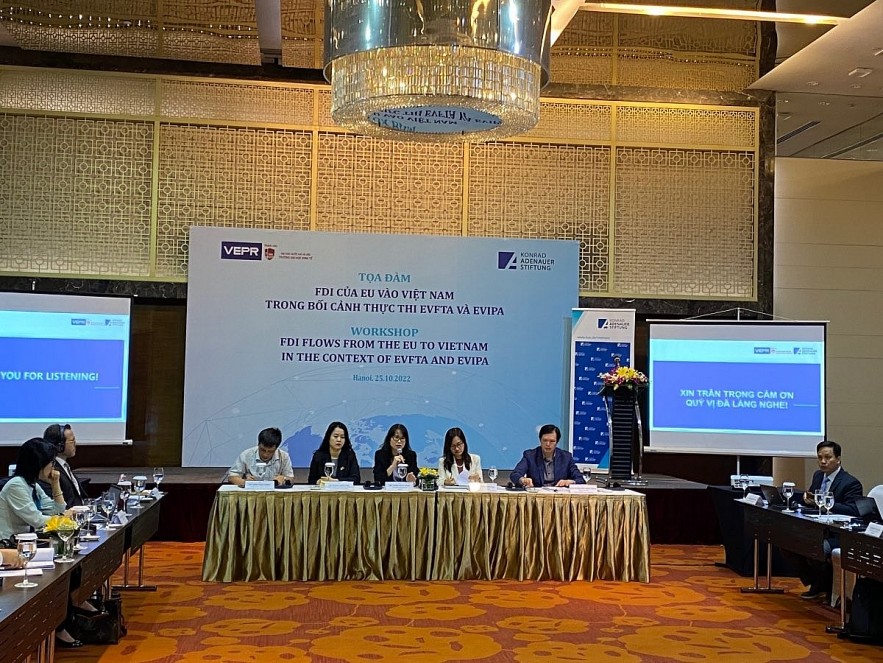 Experts share their viewpoints at the launching workshop. Photo: VOV