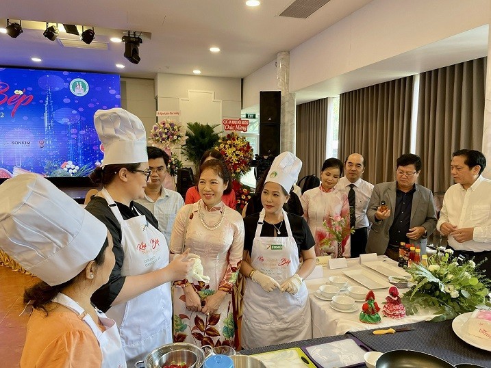 Honorary chairwoman of the ASEAN Women Community in Hanoi Vu Thi Bich Ngoc at the event. Source: baoquocte.vn Honorary chairwoman of the ASEAN Women Community in Hanoi Vu Thi Bich Ngoc at the event. Source: baoquocte.vn