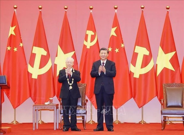 China's Friendship Medal Presented to Vietnam's Party General Secretary
