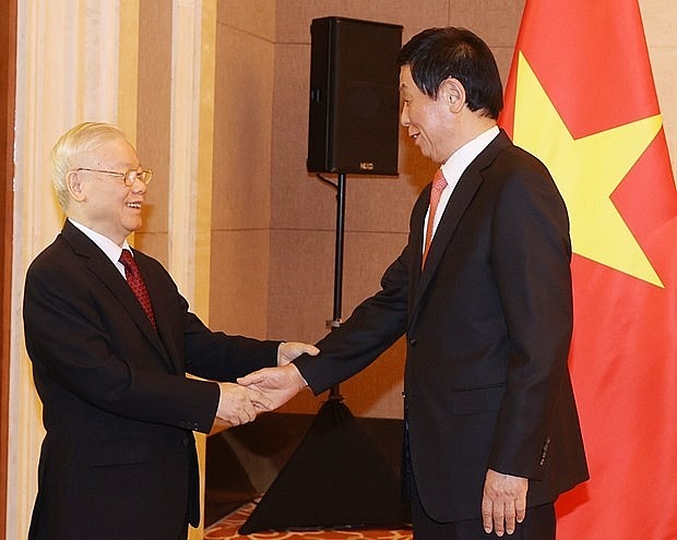 Vietnamese Party General Secretary Nguyen Phu Trong (left) and Chairman of the Standing Committee of the National People's Congress (NPC) of China Li Zhanshu. Photo: VNA