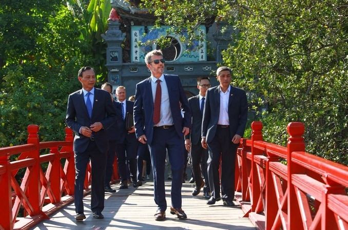 A Brief Look at Danish Crown Prince Couple's Visit Day Two