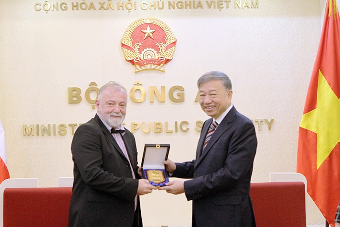 Vietnam, Czech Republic Boost Cooperation in Fighting Crimes