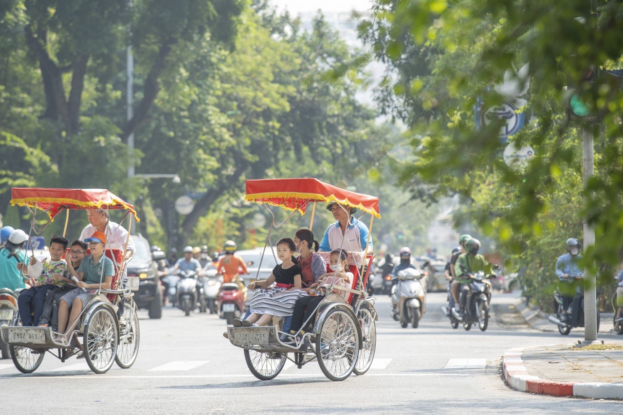 Falling in Love with Moments of Peaceful and Poetic Hanoi Peaceful Moments Throughout Tranquil Hanoi