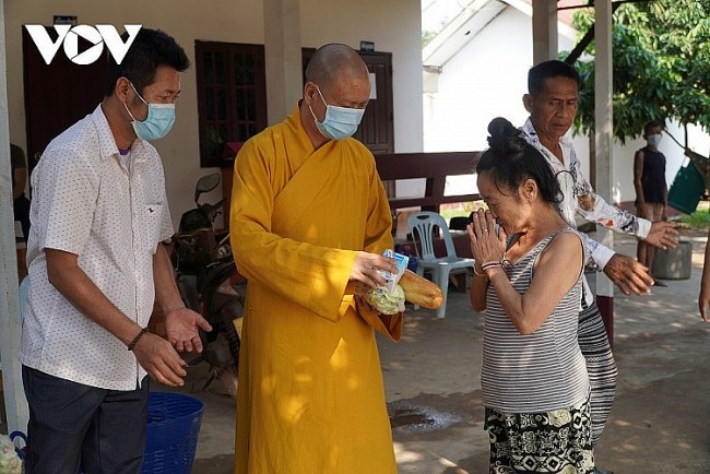 Vietnamese Buddhists in Laos Uphold the Tradition of Love