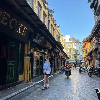 Touring Hanoi on a Beautiful Late Autumn Day