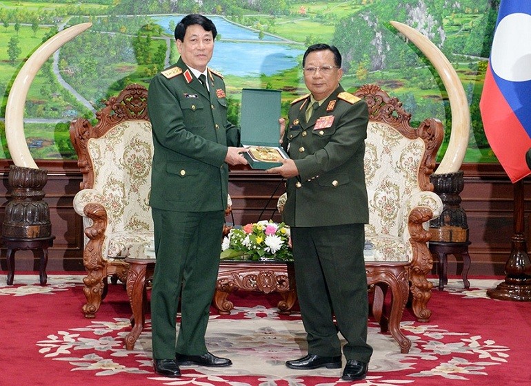 General Department of Politics' Head Visits Laos