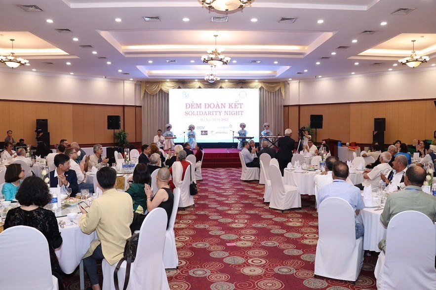 Solidarity Night Held in Warm and Friendly Atmosphere