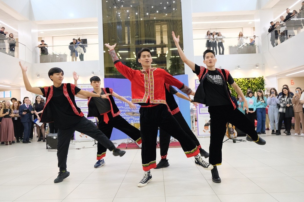 Vietnam Joins Jubilee Friendship Festival at Russia's Polytechnic University