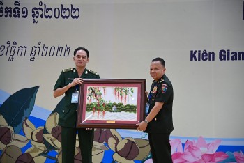 Young Vietnamese, Cambodian Border Guard Officers Exchange