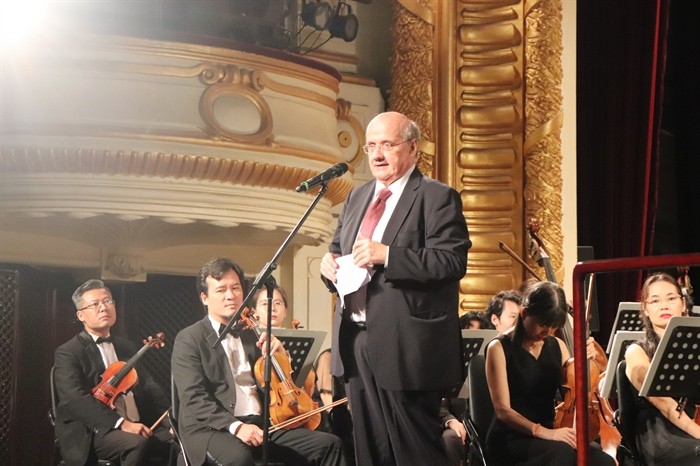 Austrian Ambassador to Vietnam Hans Peter Glanzer speaks at the event. Source: Van hoa newspaper