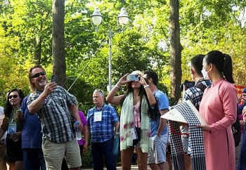 Vietnam News Today (Nov. 30): Vietnam Welcomes 2.95 Million Foreign Tourists Over 11-month Period