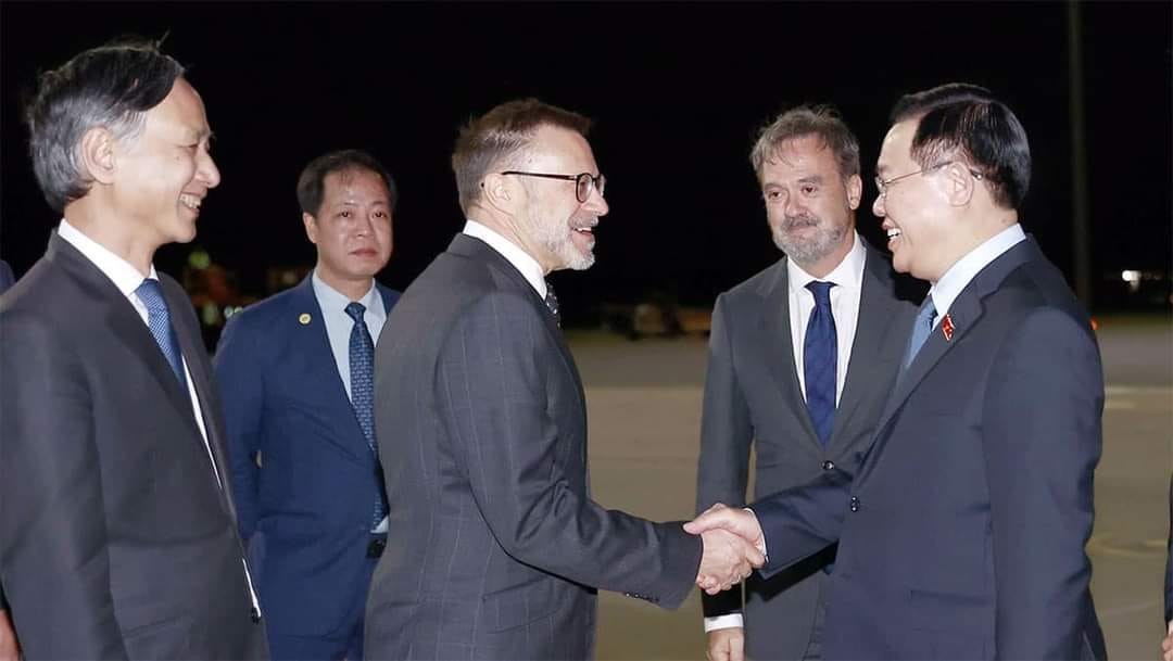 National Assembly Chairman Arrives in Canberra, Begins Australia Visit