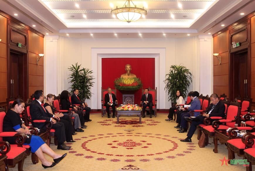 Vietnam, Mexico Parties Strengthen Ties
