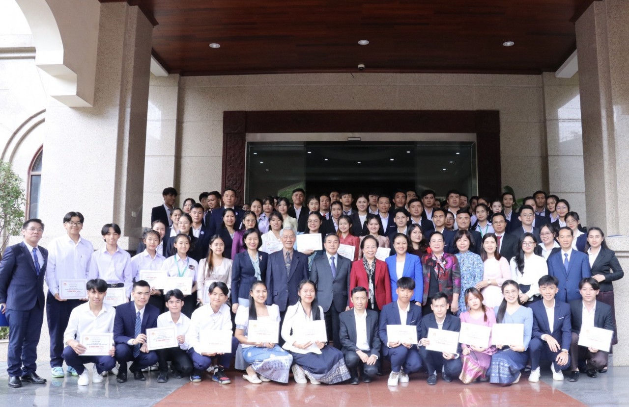 200 Scholarships Awarded to Lao Students in Vietnam