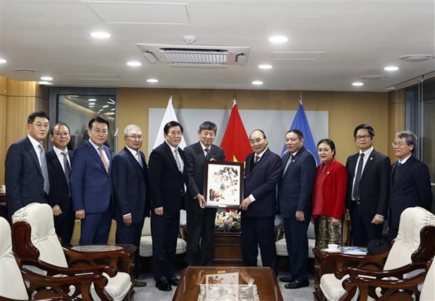 Vietnam's President Meets Friendship, Cooperation Organisations in RoK