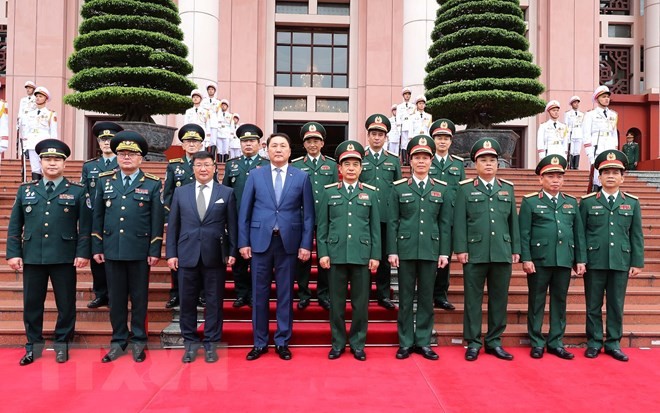 Vietnam Int’l Defence Expo 2022: Mongolian Defence Delegation Welcomed in Hanoi