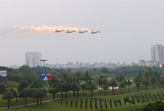 Vietnam's First International Defence Expo Underways in Hanoi