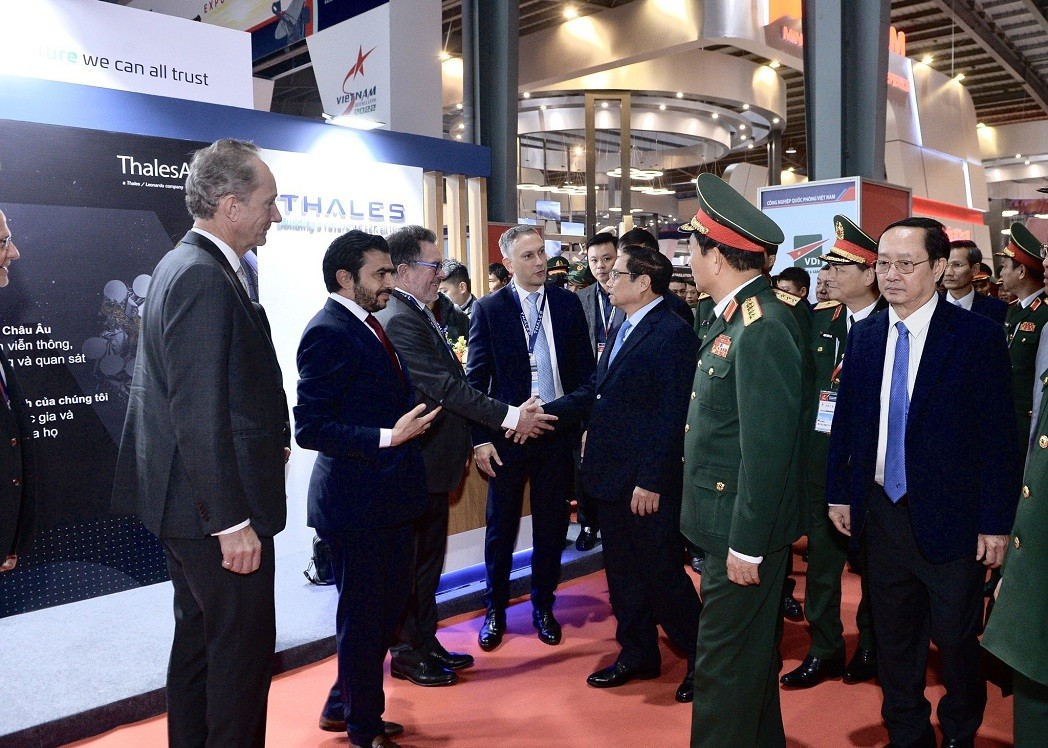 Vietnam's First International Defence Expo Underways in Hanoi