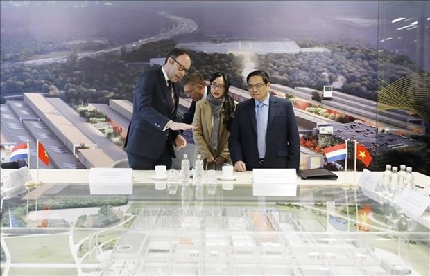 PM Pham Minh Chinh Visits the Silicon Valley of Europe