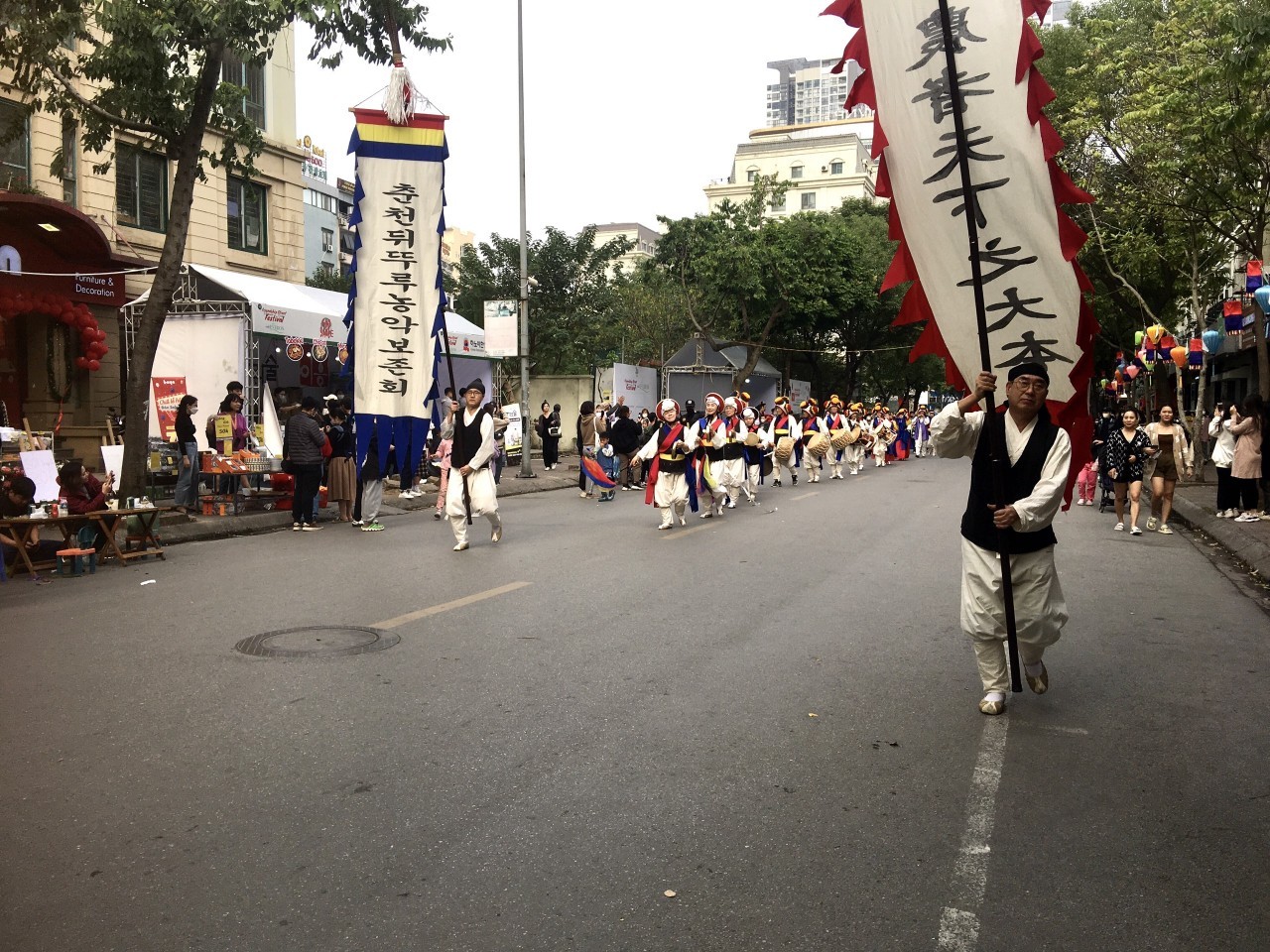 Thousand People Enjoy Vietnam - Korea Friendship Street Festival in Hanoi