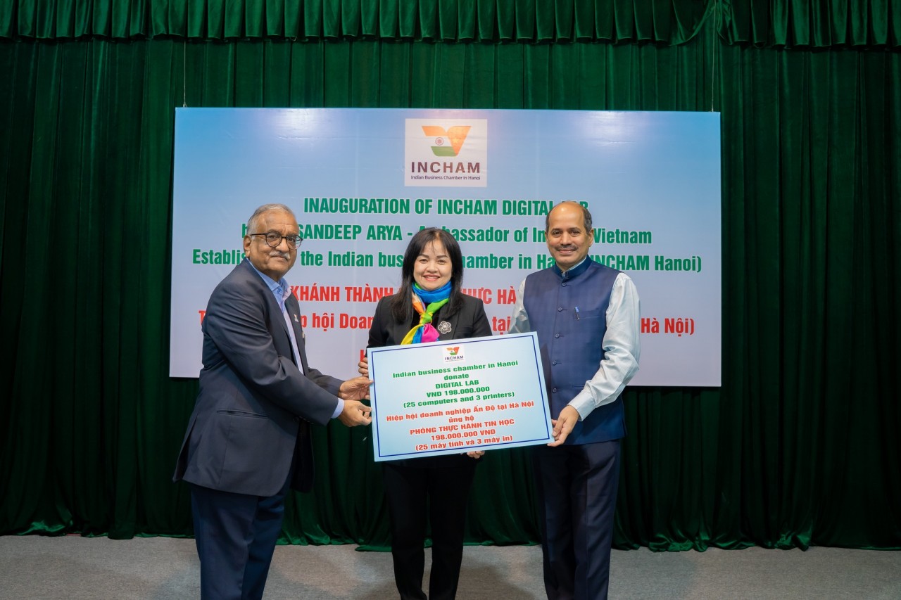 Indian businesses Presents Computer Lab for Disadvantaged Children in Hanoi