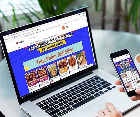 Viet Nam's e-commerce market is forecast to see a fast and stable growth rate at double digits during 2016-2025. Photo: tapchitaichinh.vn