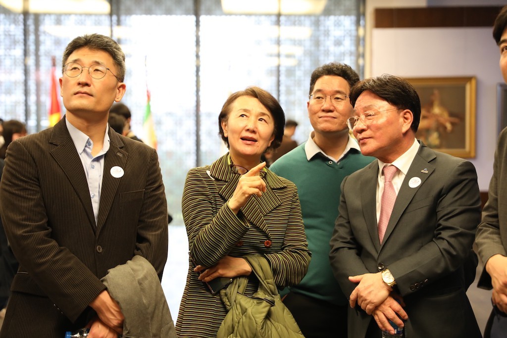 Vietnam - Korea Fine Arts Exhibition in Hanoi Opens