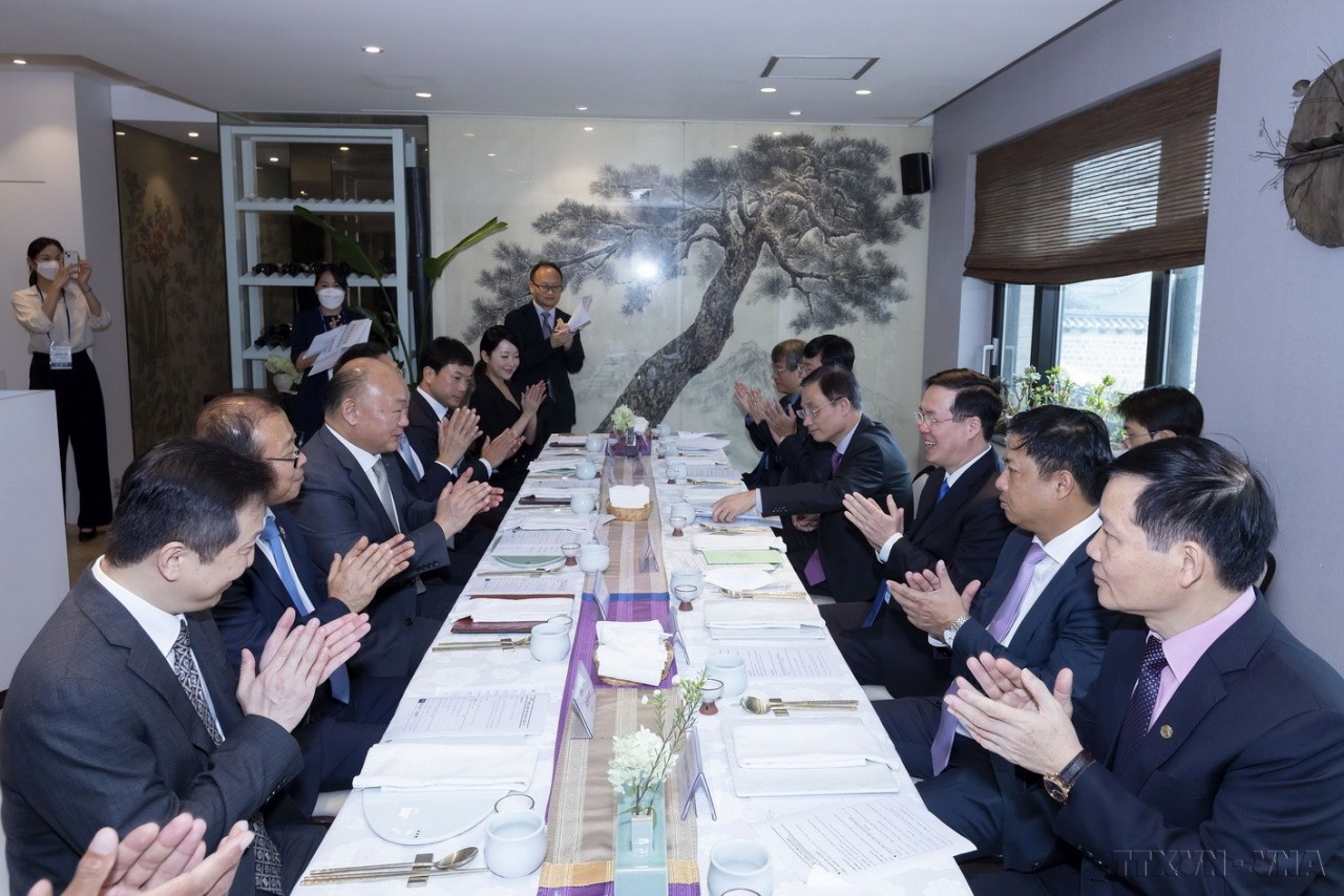 30 Years of Diplomatic Relations between Vietnam-RoK through Ambassadors' Eyes