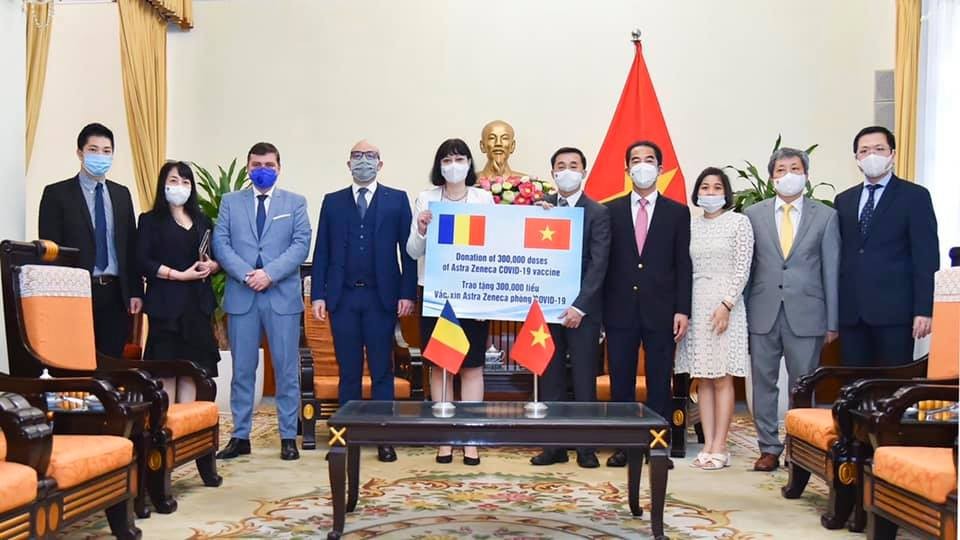 Romania is the first EU member donate 300,000 doses of the AstraZeneca Covid-19 vaccine to Vietnam in July 2021.