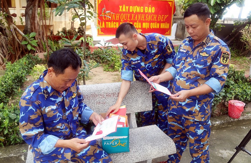 Bringing Tet to the Spratly Archipelago Bringing Tet to the Spratly Archipelago