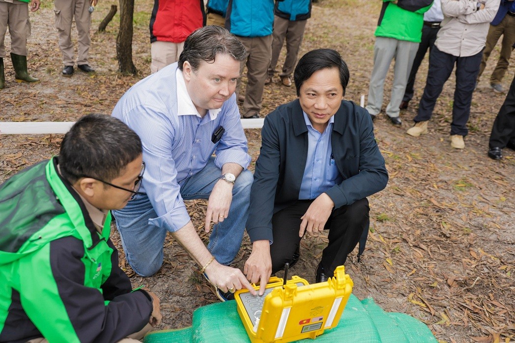 US Ambassador Discusses War Aftermath Alleviation
