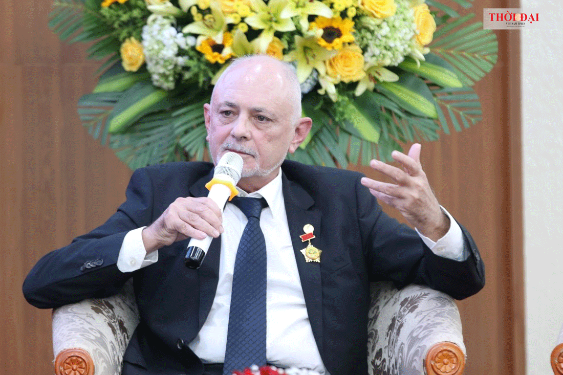 Historical Witness: Paris Peace Accords Conveys Message of Peace