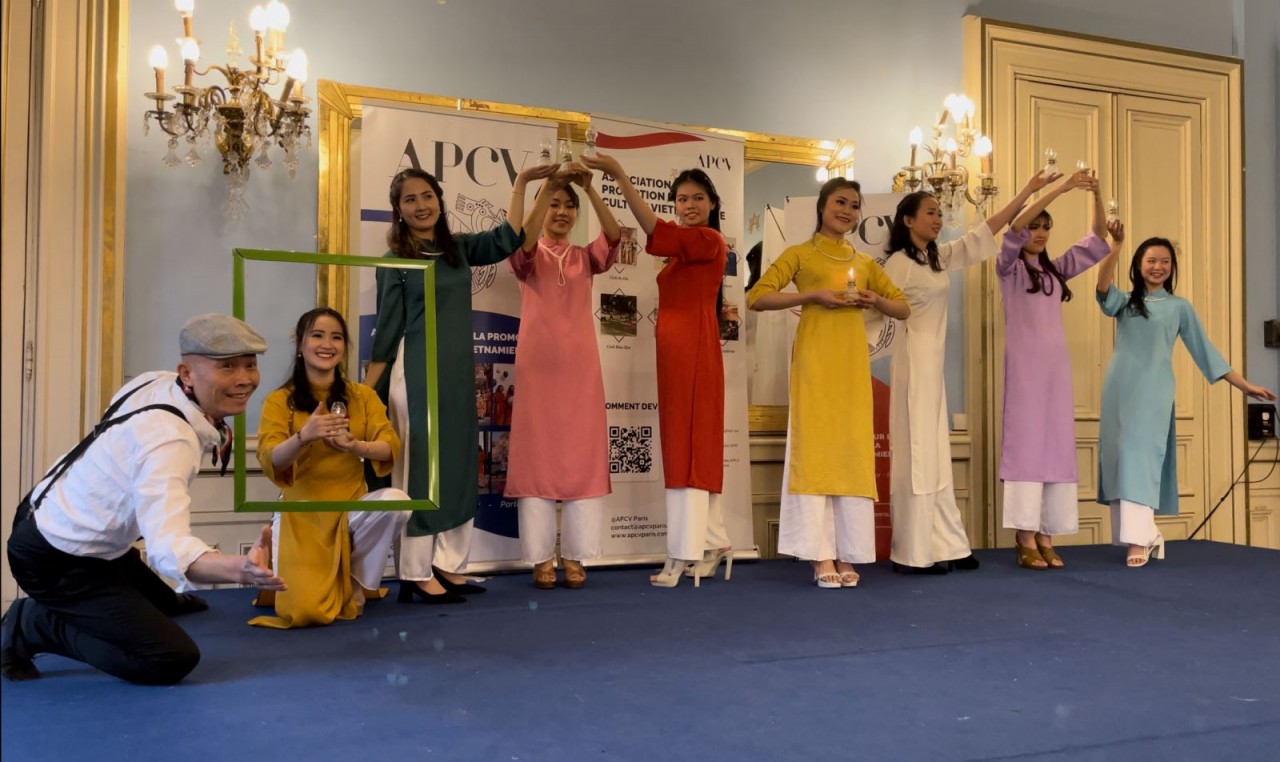 Vietnamese Culture Shines in France