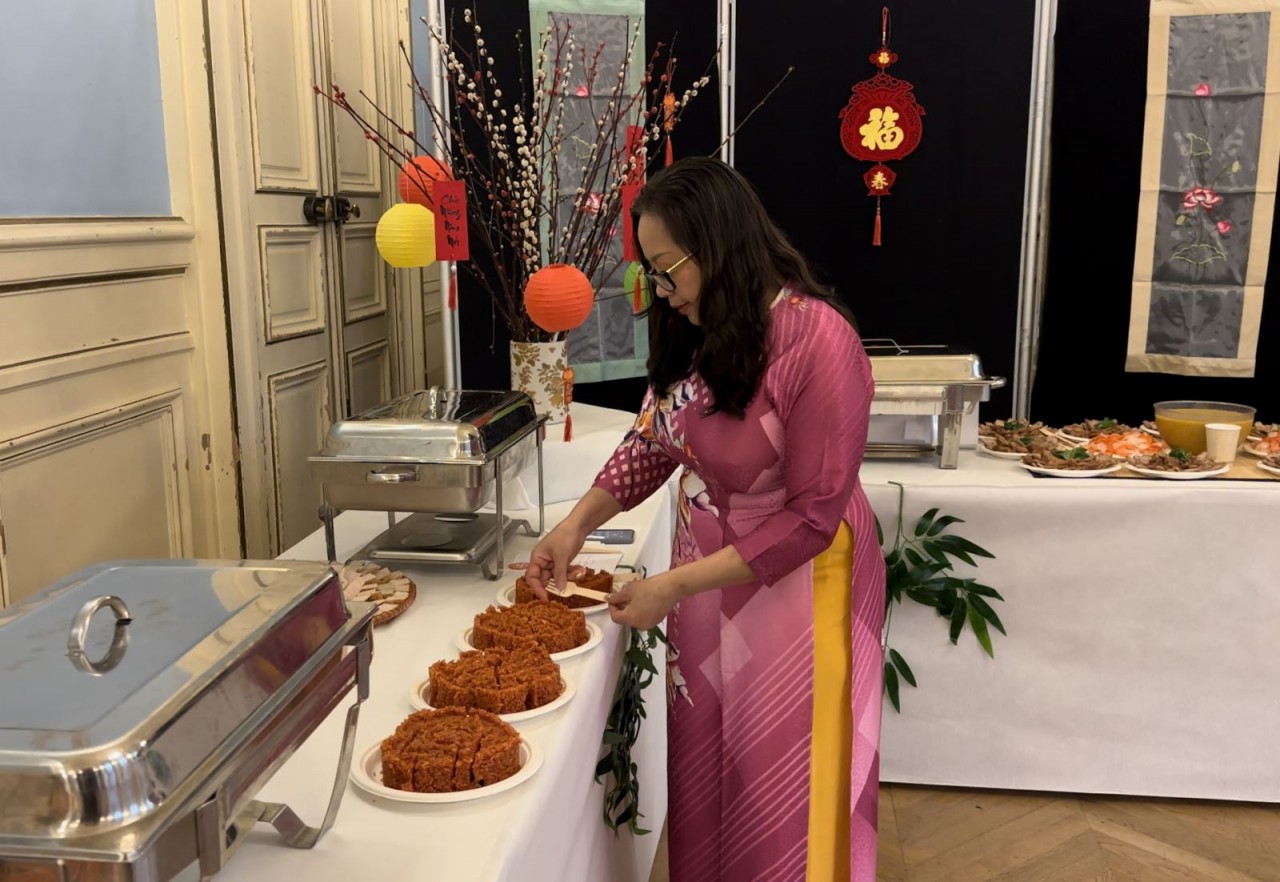 Vietnamese Culture Shines in France