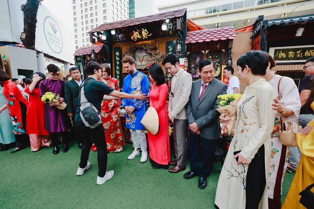 Foreign Ambassadors Experience Vietnamese Tet