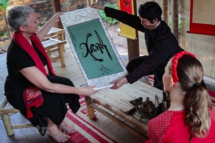 Foreign Ambassadors Experience Vietnamese Tet