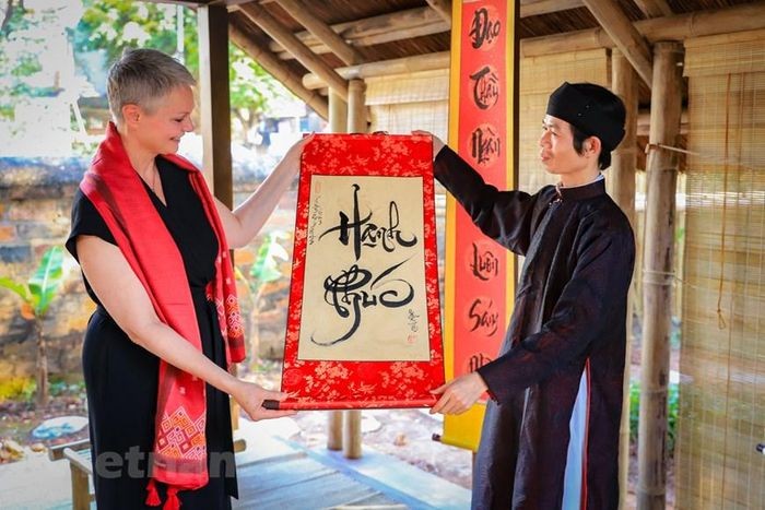 Foreign Ambassadors Experience Vietnamese Tet