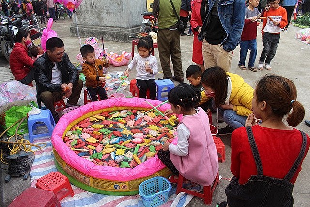 Buy Some Luck at a Traditional, Vietnamese Spring Market