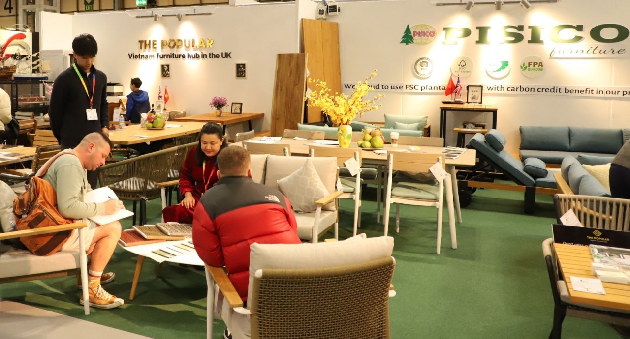 Vietnamese Businesses Attend Biggest Furniture Show in the UK