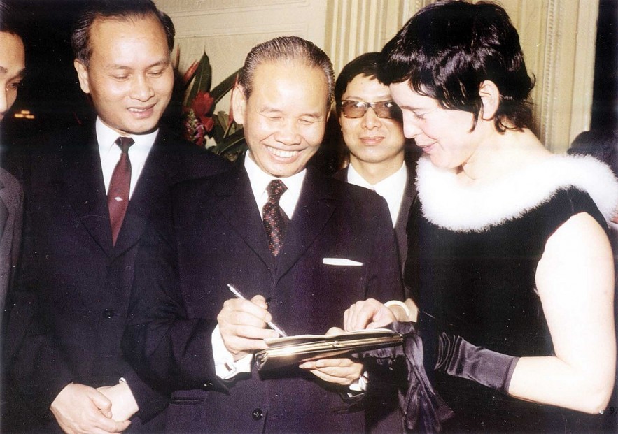 People-to-people Diplomacy Important in Negotiating and Signing Paris Peace Accords