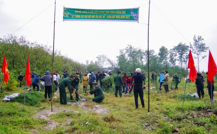 Thua Thien Hue Border Guards Launches New Year Tree Planting Festival