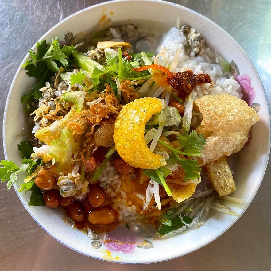Five Must-Try Hue Delicacies
