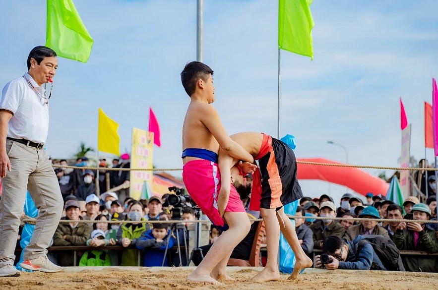 Traditional Wrestling Festival Opens In Sinh Village Traditional Wrestling Festival Opens In Sinh Village