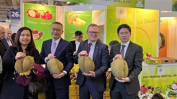 Vietnamese Fruits Attract Attention at Exhibition in Berlin