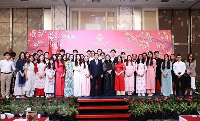 Prime Minister: Vietnamese People in Singapore - Bridge of Friendship between Two Countries